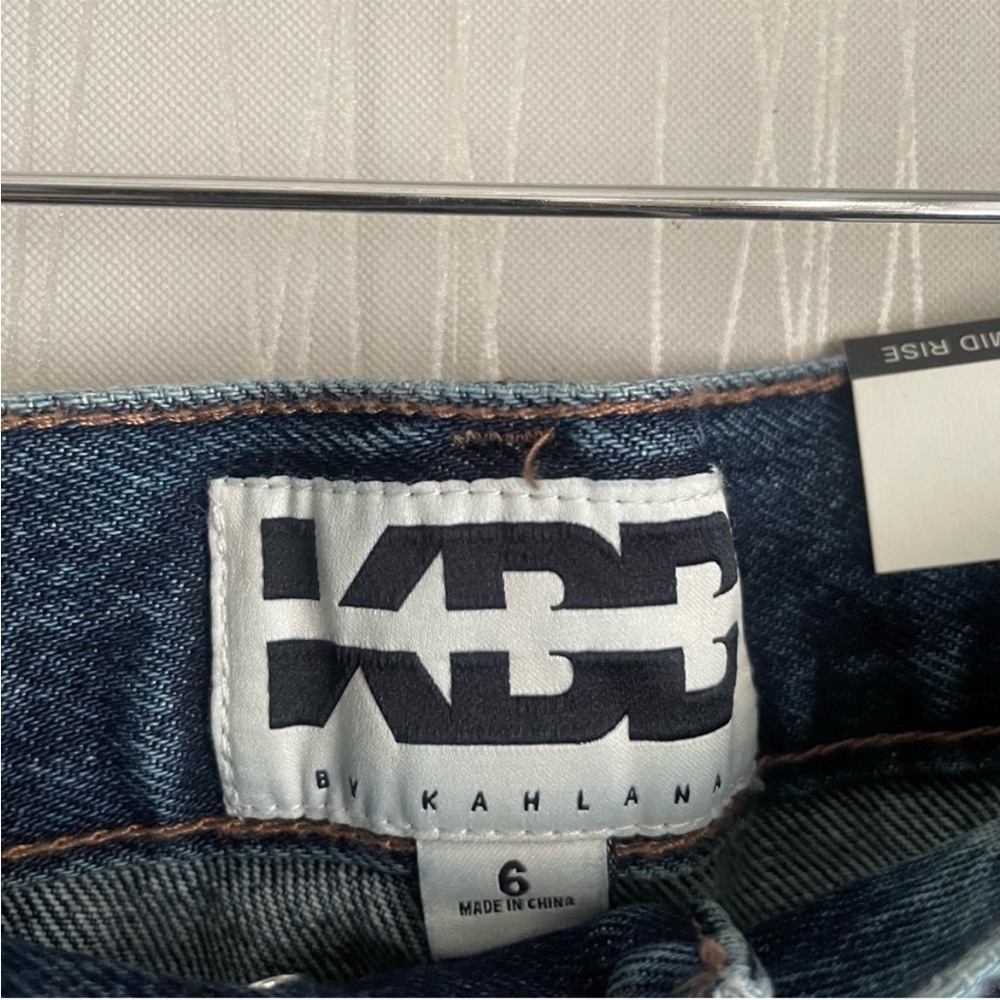 KBB by KAHLANA x Target Women's 6 Mid-Rise Wide Leg The Kahlana Jean Dark Wash - Picture 8 of 16